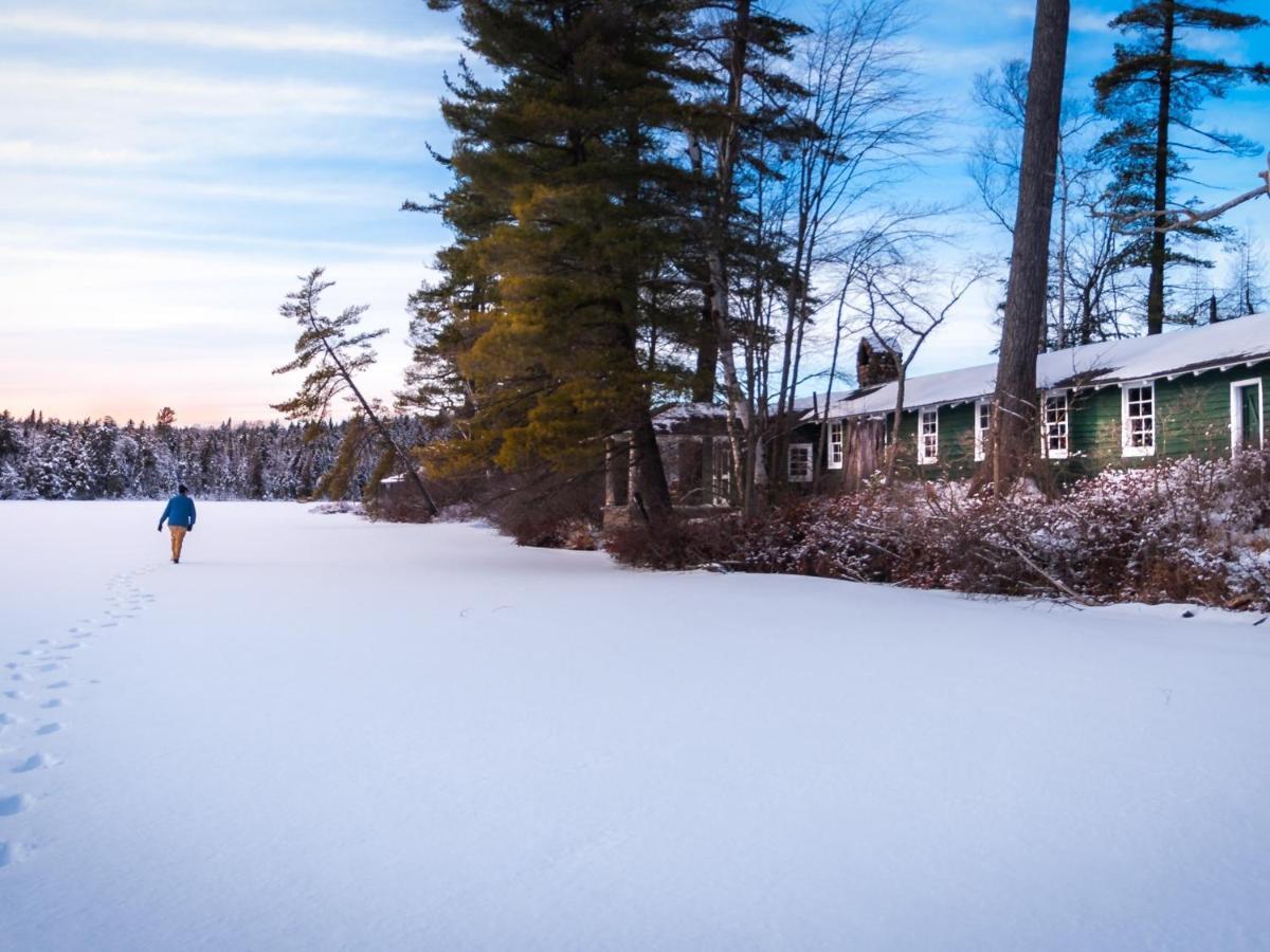 Отель White Pine Camp Paul Smiths Экстерьер фото